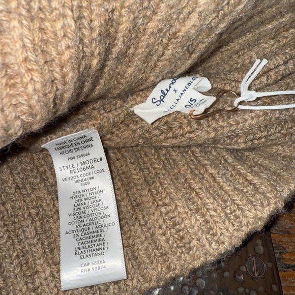 NWT Splendid X Cella Jane beanie : taupe/camel quiet luxury - Picture 4 of 4